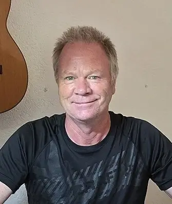 Porträt von Kurt Wieland, Privatlehrer in Bern für Deutsch, Französisch, Englisch, Mathematik und Klavier